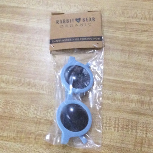 Rabbit +Bear Organic Blue Floral Kids Matching Set with sunglasses - Picture 8 of 9